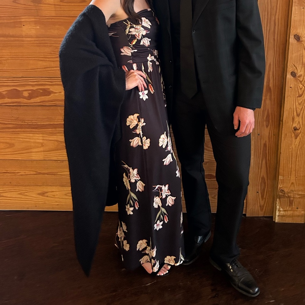 Floral Black Maxi Dress - Picture 2 of 3